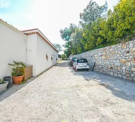 Apartment Readhostprofile! Luxury 5 Bedroom Villa, 2 Minutes From Monaco *