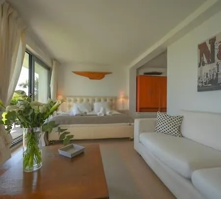 Readhostprofile! Luxury 5 Bedroom Villa, 2 Minutes From Monaco
