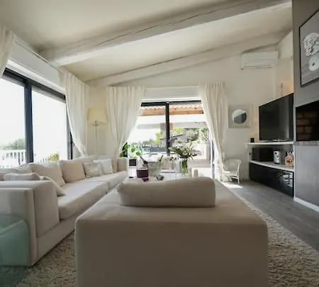 Readhostprofile! Luxury 5 Bedroom Villa, 2 Minutes From Monaco * Beausoleil